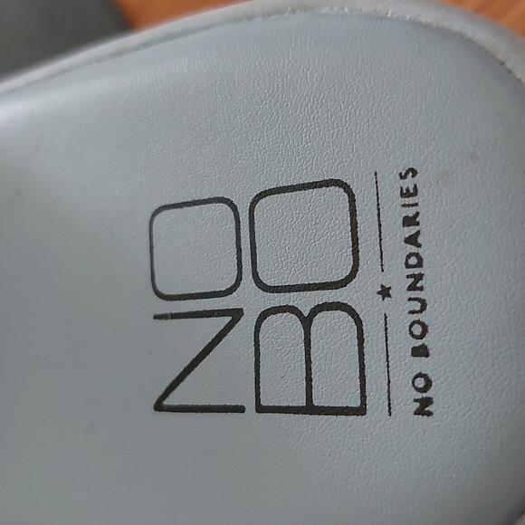 No Boundries Sandals Sz 9light blue. - Picture 6 of 12